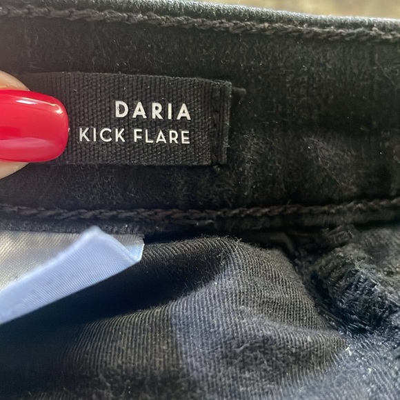 Veronica Beard – Daria Kick Flare Jeans in Black, size 27 - Picture 5 of 5
